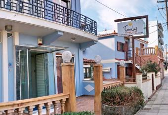 TARLAS ROOMS has Balcony rooms