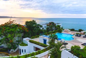 Suite CasaBlanca excelente vista cerca de la playa Piscina WI-FI Netflix has rooms with a private hot tub