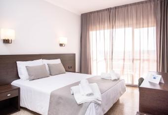 RVHotels GR92 has Balcony rooms