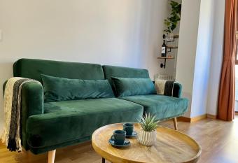 Tenor Apartamento inc Parking allows 18 year olds to book a room