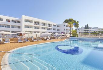 Prinsotel Alba & Spa allows 18 year olds to book a room