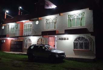 Los Gavilanes Zacatl  n (Espacio para 20 Personas) has Balcony rooms