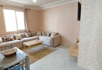 Appartement moderne    15 minutes de l oc  an allows 18 year olds to book a room