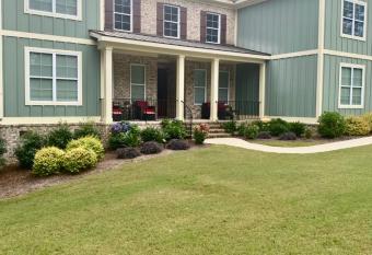 Luxurious Home w/Pool & Theater near Lake and Golf has rooms with a private hot tub