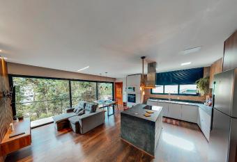 Casa Recanto da Neblina has Balcony rooms