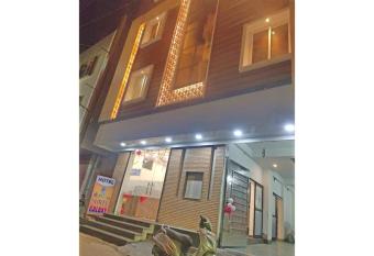 Hotel Shree Galaxy, Kanpur has Balcony rooms