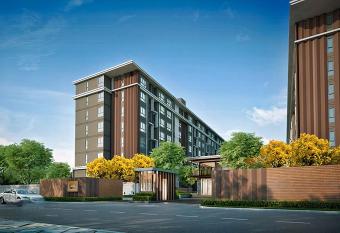 DCondo Hyde Chiang Rai (                                                        ) has rooms with a private hot tub