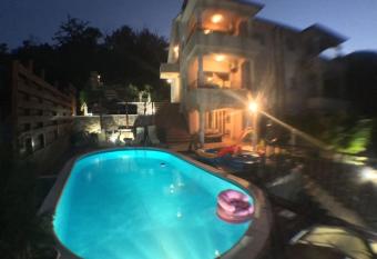 Beautiful Unique Luxury Villa Emily has Balcony rooms