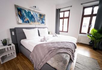    Charming Central 24/7 Serviced Apartment    allows 18 year olds to book a room