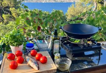 VillaCiovo allows 18 year olds to book a room