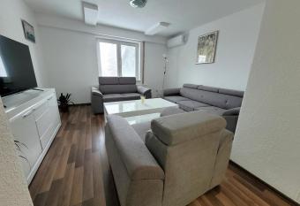 Apartman Studenac has Balcony rooms