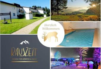 Urlaub auf 1.000 Meter H  he mit Pool und Sauna allows 18 year olds to book a room