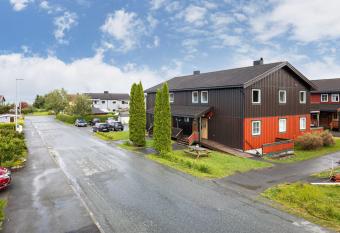 Private guest room in cozy apartment allows 18 year olds to book a room