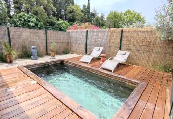 Impression du Sud G  te 2 has Balcony rooms