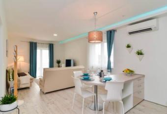 Neno Apartments has Balcony rooms