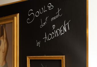 Artistic Guest House has Balcony rooms