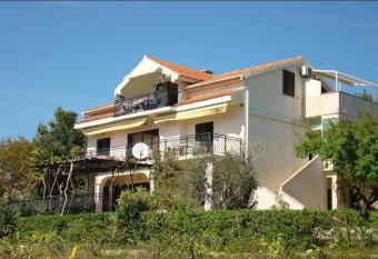 Apartments Davorka   imuni has Balcony rooms