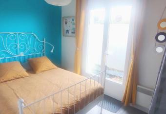 EntreLac&Oc  an chambre d h  tes chez l habitant 1, cyclotouriste bienvenue has Balcony rooms