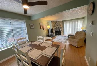 Livable A in kirkland has Balcony rooms