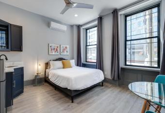 Alina & Fanny - Philadelphia Northern Liberties has Balcony rooms