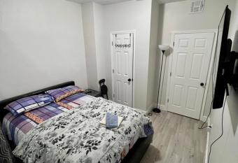 Luxury jersey city sleepin allows 18 year olds to book a room