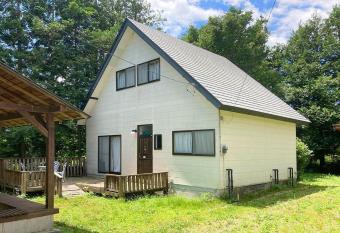                         E   /                                                /                         has Balcony rooms