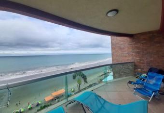 Hermoso departamento Tonsupa has rooms with a private hot tub