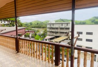 Town House Apartment - Sigatoka allows 18 year olds to book a room