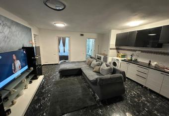 Apartament Luca has Balcony rooms