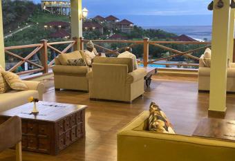 CAPELLA RESORT (ELEMENTAITA, KENYA) has Balcony rooms