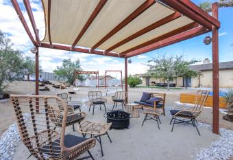 @Marbella Lane -3BR Desert Retreat allows 18 year olds to book a room