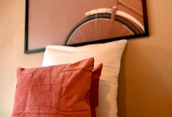 Stadtoase Design Wohnung in der Altstadt von Koblenz allows 18 year olds to book a room