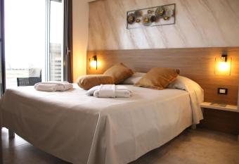 B&B Glass Paradise has Balcony rooms