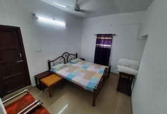 Room in Holiday house - Janardan Homestay Lucknow has Smoking rooms