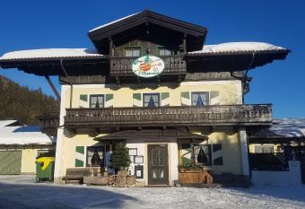 Appartement Schwaighofwirt has Balcony rooms