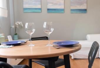 Getxo Surf y Campo allows 18 year olds to book a room