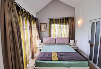 PereyVilla has Balcony rooms