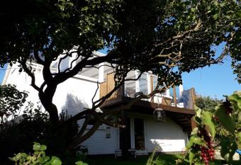 Curlews Cottage - House with 3 bedrooms and garden - walking distance to the beach has Balcony rooms