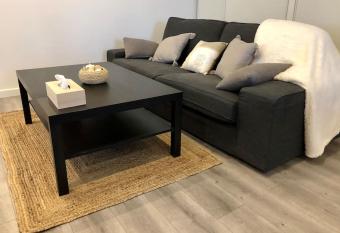 Appartement refait    neuf Bessan has Balcony rooms