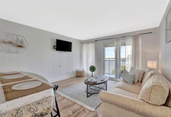 Sunset on the Bay Designer Condo with Private Balcony and Hotel Heated Pool has Balcony rooms