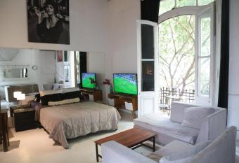 Casa DHR Palermo allows 18 year olds to book a room