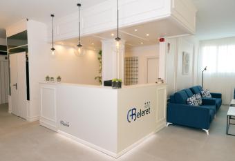 Hotel Beleret allows 18 year olds to book a room