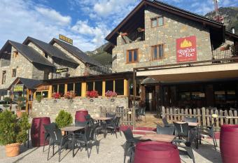 San Anton Benasque has Balcony rooms