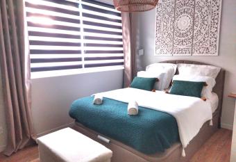 La Petite Perle de Quimper allows 18 year olds to book a room