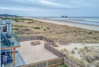 The Sand Castle has Balcony rooms