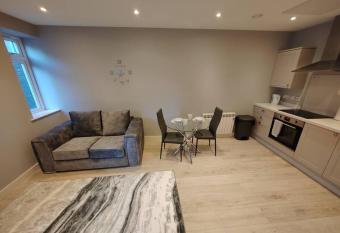 Central Huddersfield Apartment allows 18 year olds to book a room