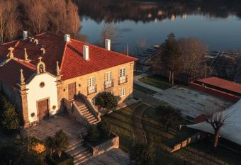 Casa da Ribeira has Balcony rooms