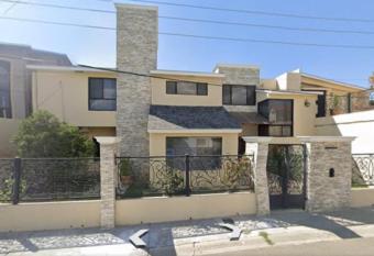 Los pinos has Balcony rooms