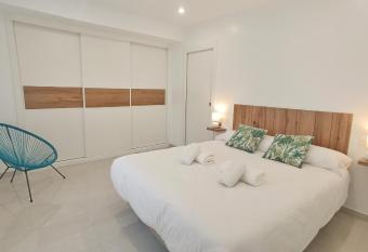 Alcal   Centro allows 18 year olds to book a room