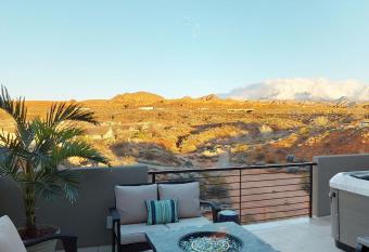 Sandcastle Private Hot Tub Retreat for Zion and St George 2367 has Balcony rooms